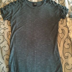 NWOT Buckle top